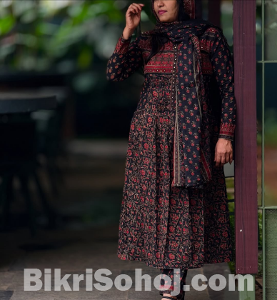 Special embroidery beautiful three piece